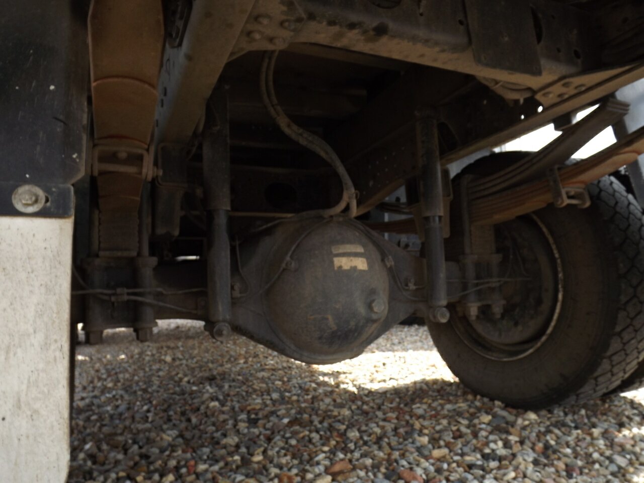2015 MITSUBISHI FUSO CANTER FG 4X4 CREW 5 SP MANUAL 4D TRAY