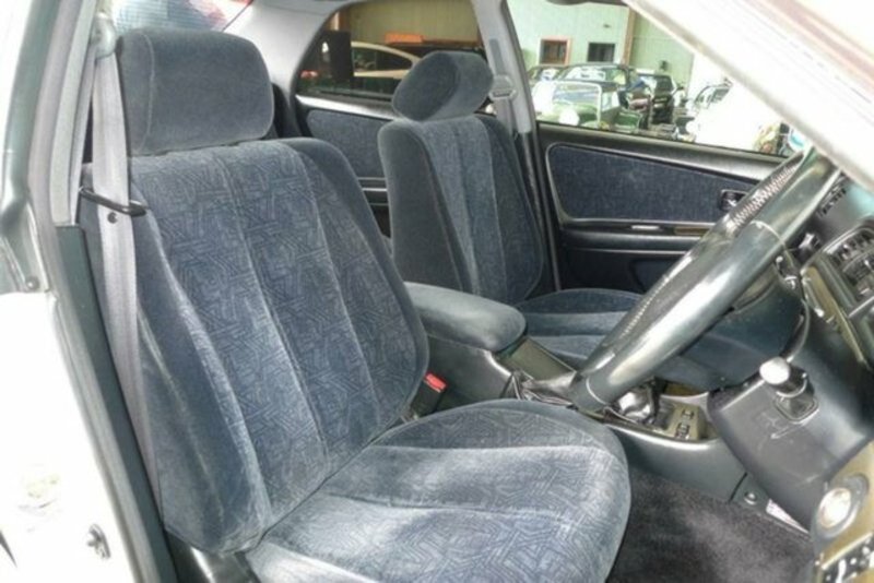 2001 TOYOTA CHASER TOURER V