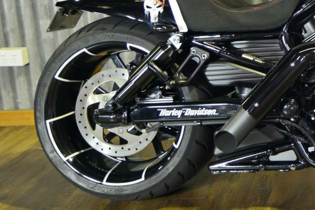 2015 HARLEY-DAVIDSON 6 SP