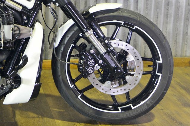 2015 HARLEY-DAVIDSON 6 SP
