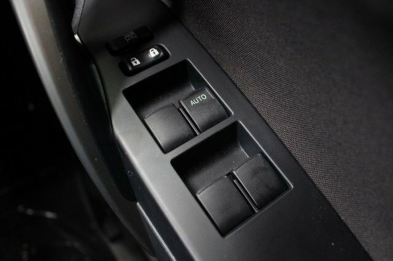 2013 TOYOTA COROLLA ASCENT ZRE182R