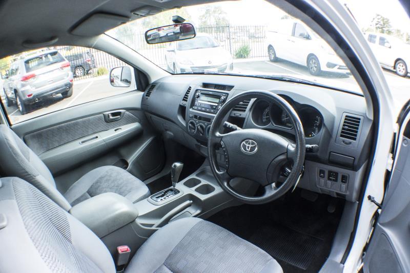 2010 TOYOTA HILUX SR GGN15R 09 UPGRADE