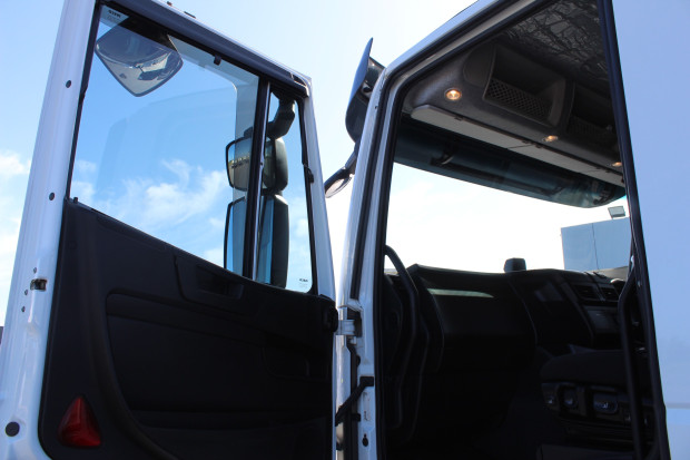 2021 IVECO STRALIS ATI-460 PRIME MOVER AND TILT SLIDER TRAILER