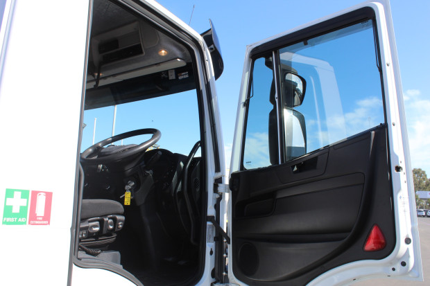 2021 IVECO STRALIS ATI-460 PRIME MOVER AND TILT SLIDER TRAILER