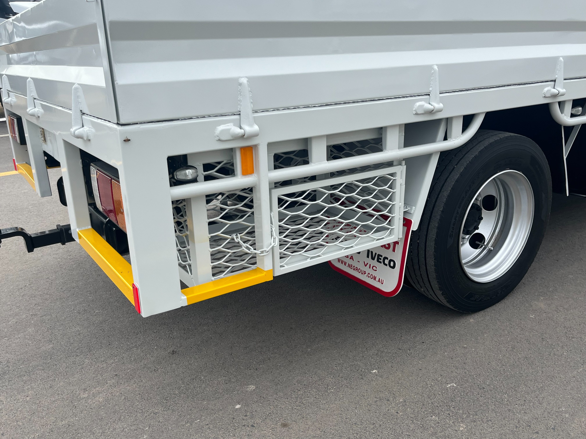 2012 ISUZU NPR300 TRUCK NPR300 AMT TRAY