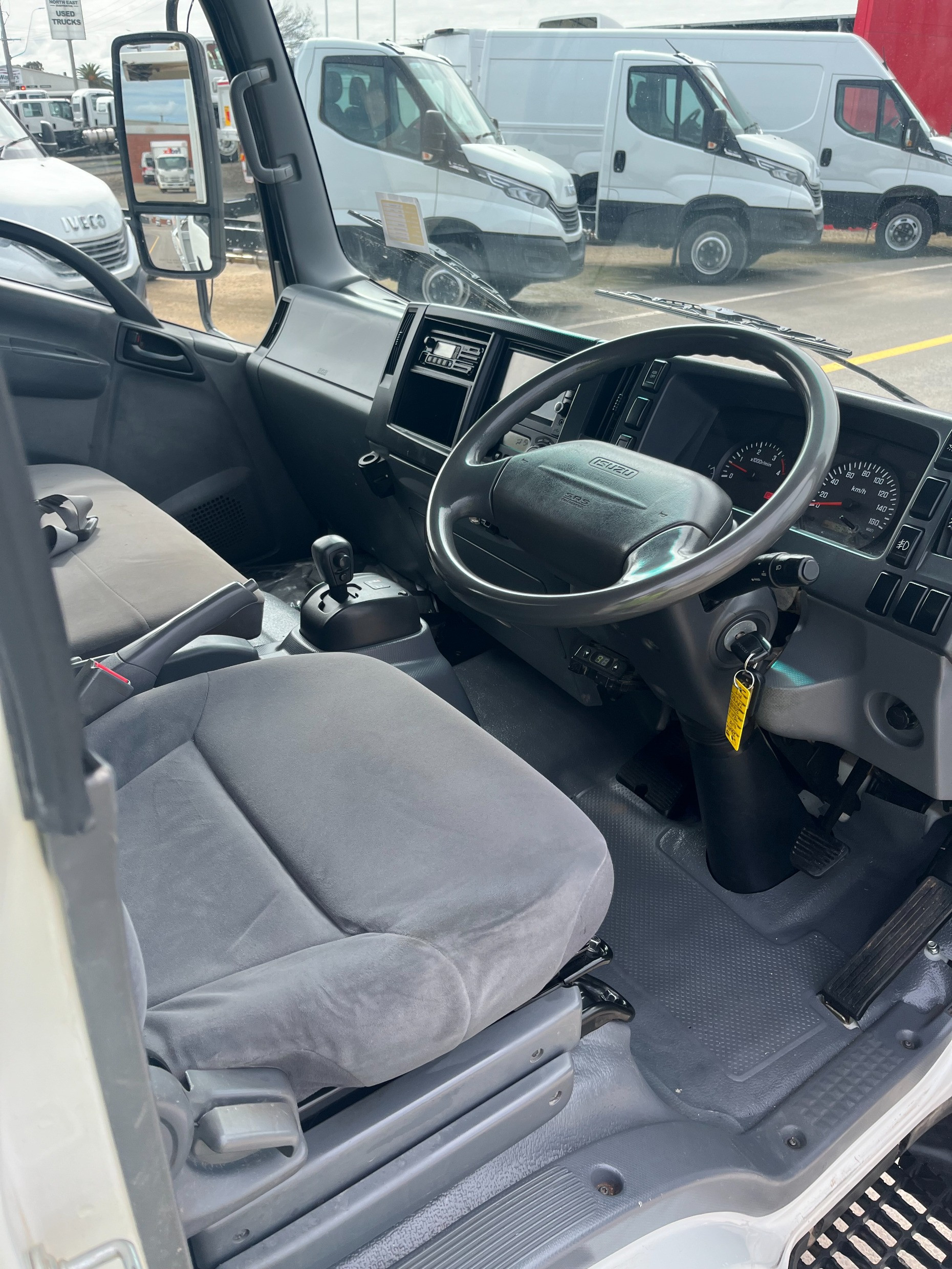 2012 ISUZU NPR300 TRUCK NPR300 AMT TRAY