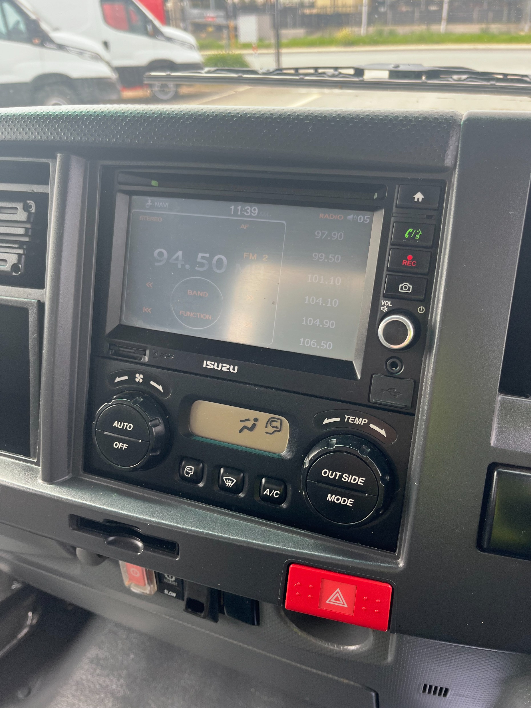 2012 ISUZU NPR300 TRUCK NPR300 AMT TRAY