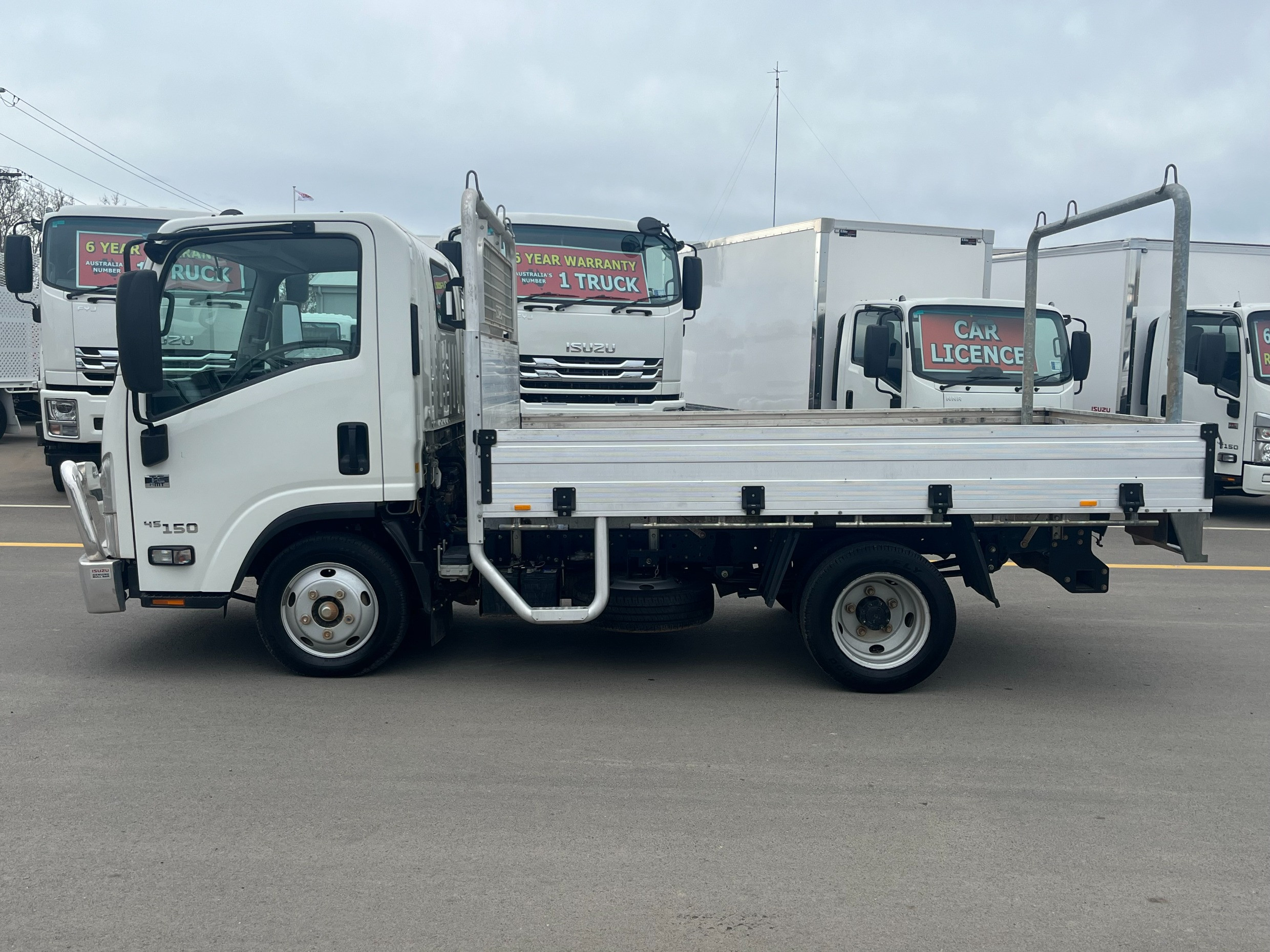 2020 ISUZU NLR 45-150 NLR 45-150 AMT SWB TRAYPACK TRUCK NLR 45-150 AMT TRAY