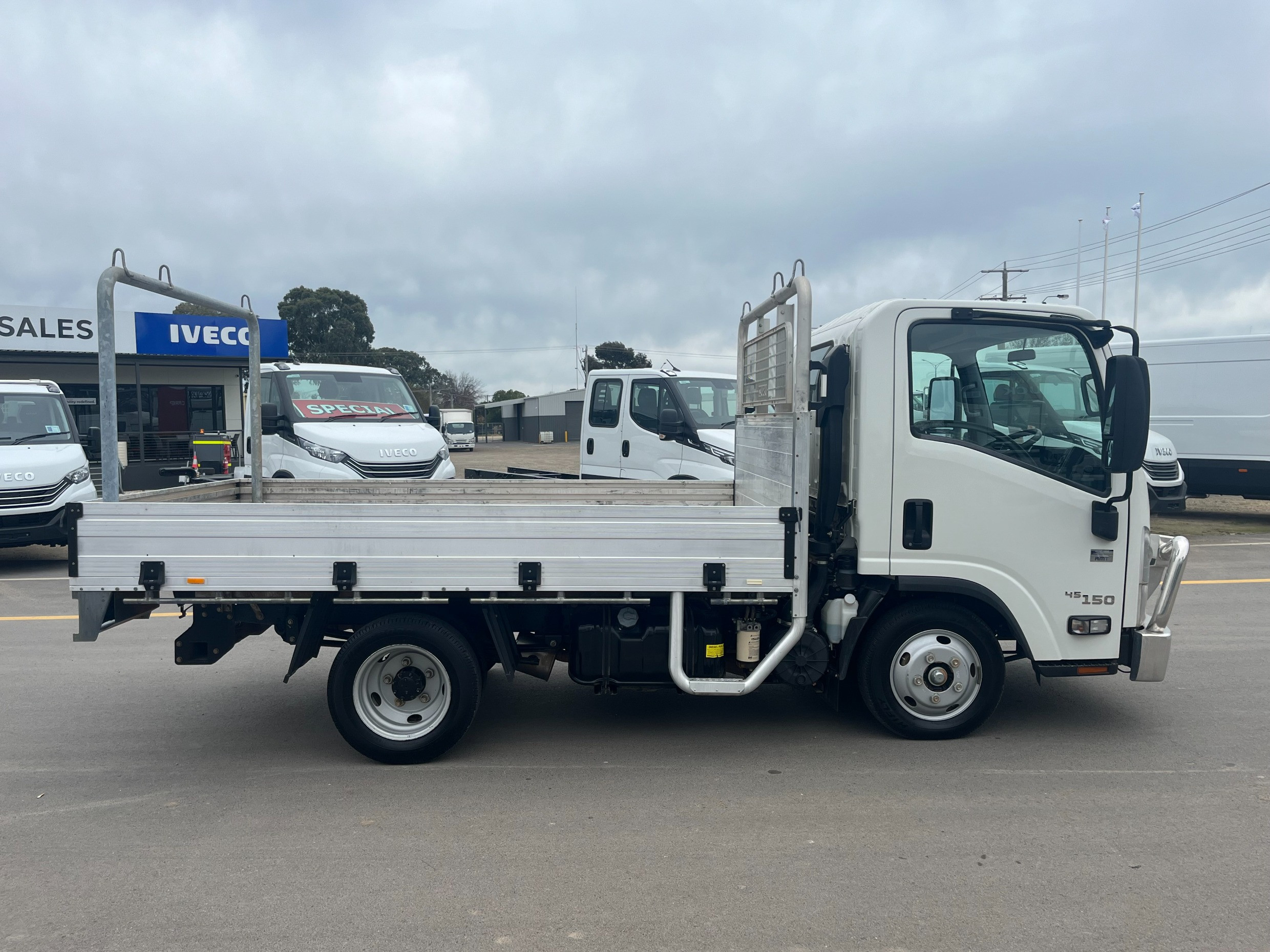2020 ISUZU NLR 45-150 NLR 45-150 AMT SWB TRAYPACK TRUCK NLR 45-150 AMT TRAY