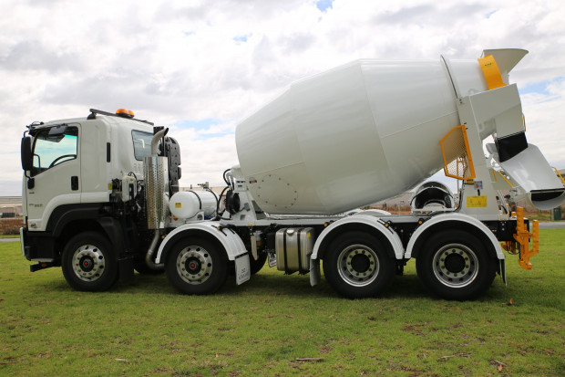 2020 ISUZU FYJ 300-350 RTG CESCO AUTOMATIC CONCRETE AGITATOR