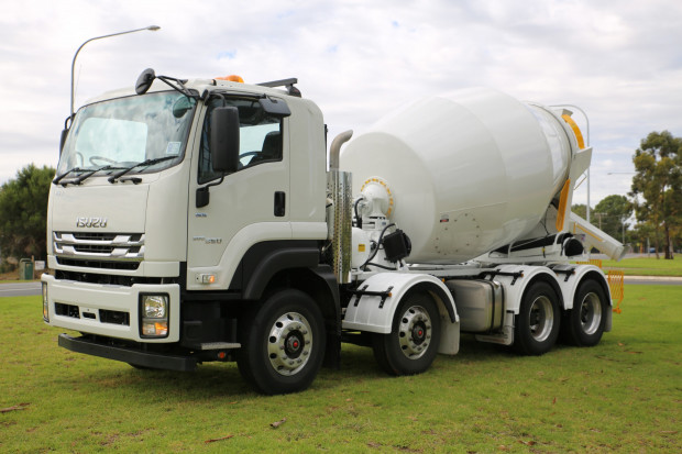 2020 ISUZU FYJ 300-350 RTG CESCO AUTOMATIC CONCRETE AGITATOR