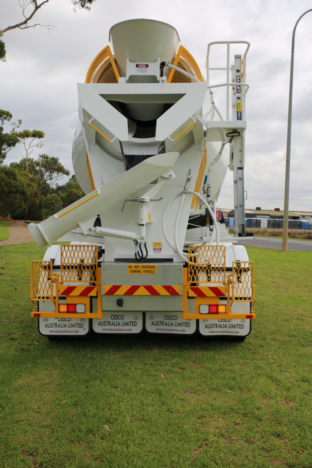 2020 ISUZU FYJ 300-350 RTG CESCO AUTOMATIC CONCRETE AGITATOR