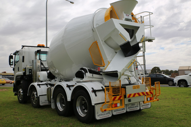 2020 ISUZU FYJ 300-350 RTG CESCO AUTOMATIC CONCRETE AGITATOR