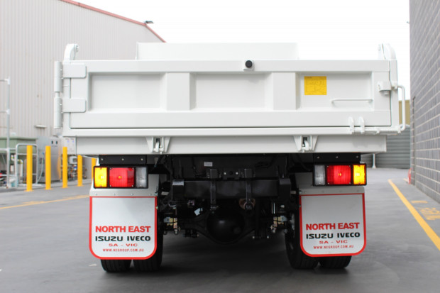 2022 ISUZU NMR 60/45-150 AMT TRI-TIPPER TRUCK NMR 60/45-150 AMT TIPPER