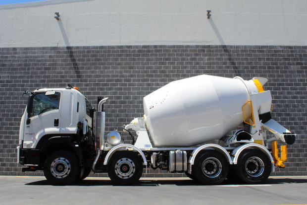 2023 ISUZU FYJ 300-350 BUILD SLOTS SECURED JANUARY TRUCK FYJ 300-350 AUTOMATIC CONCRETE AGITATOR