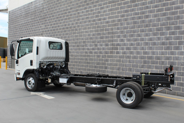 2022 ISUZU NPR 75-190 LWB AMT CAB CHASSIS