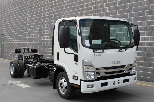2022 ISUZU NPR 75-190 LWB AMT CAB CHASSIS