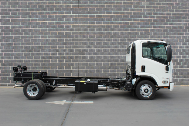 2022 ISUZU NPR 75-190 LWB AMT CAB CHASSIS