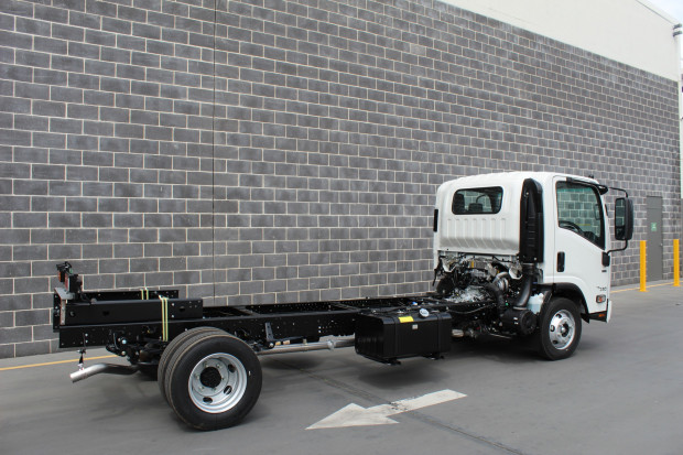 2022 ISUZU NPR 75-190 LWB AMT CAB CHASSIS