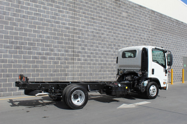 2022 ISUZU NNR 55/45-150 AMT CAB CHASSIS