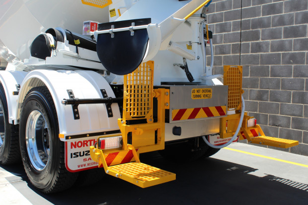 2023 ISUZU FYJ 300-350 AUTOMATIC CONCRETE AGITATOR