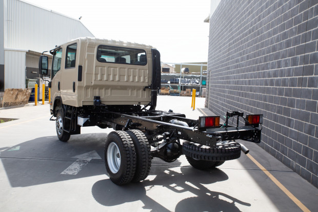 2023 ISUZU NPS 75/45-155 CREW AMT CAB CHASSIS