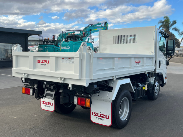 2025 ISUZU NMR NH MY21 60/45-150 6 SP AUTOMATED MANUAL TIPPER