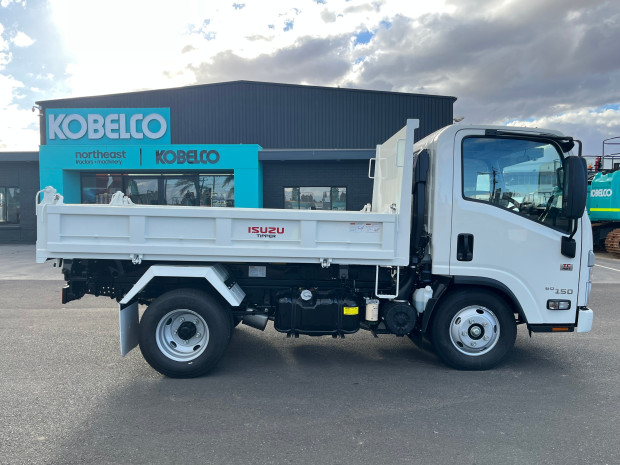 2025 ISUZU NMR NH MY21 60/45-150 6 SP AUTOMATED MANUAL TIPPER