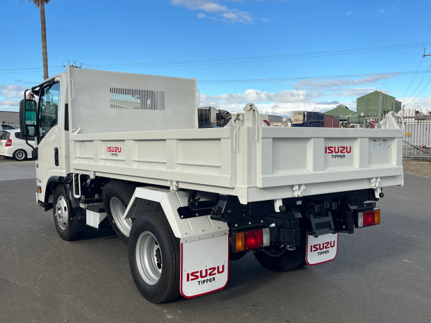 2025 ISUZU NMR NH MY21 60/45-150 6 SP AUTOMATED MANUAL TIPPER