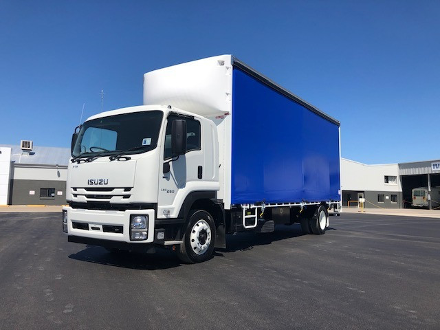 2019 ISUZU FTR 150-260 AUTO 12 PALLET AUTOMATIC CURTAINSIDER