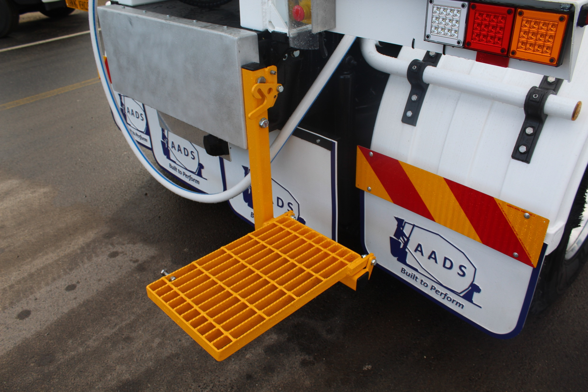 2023 ISUZU FYJ 300-350 AUTOMATIC CONCRETE AGITATOR