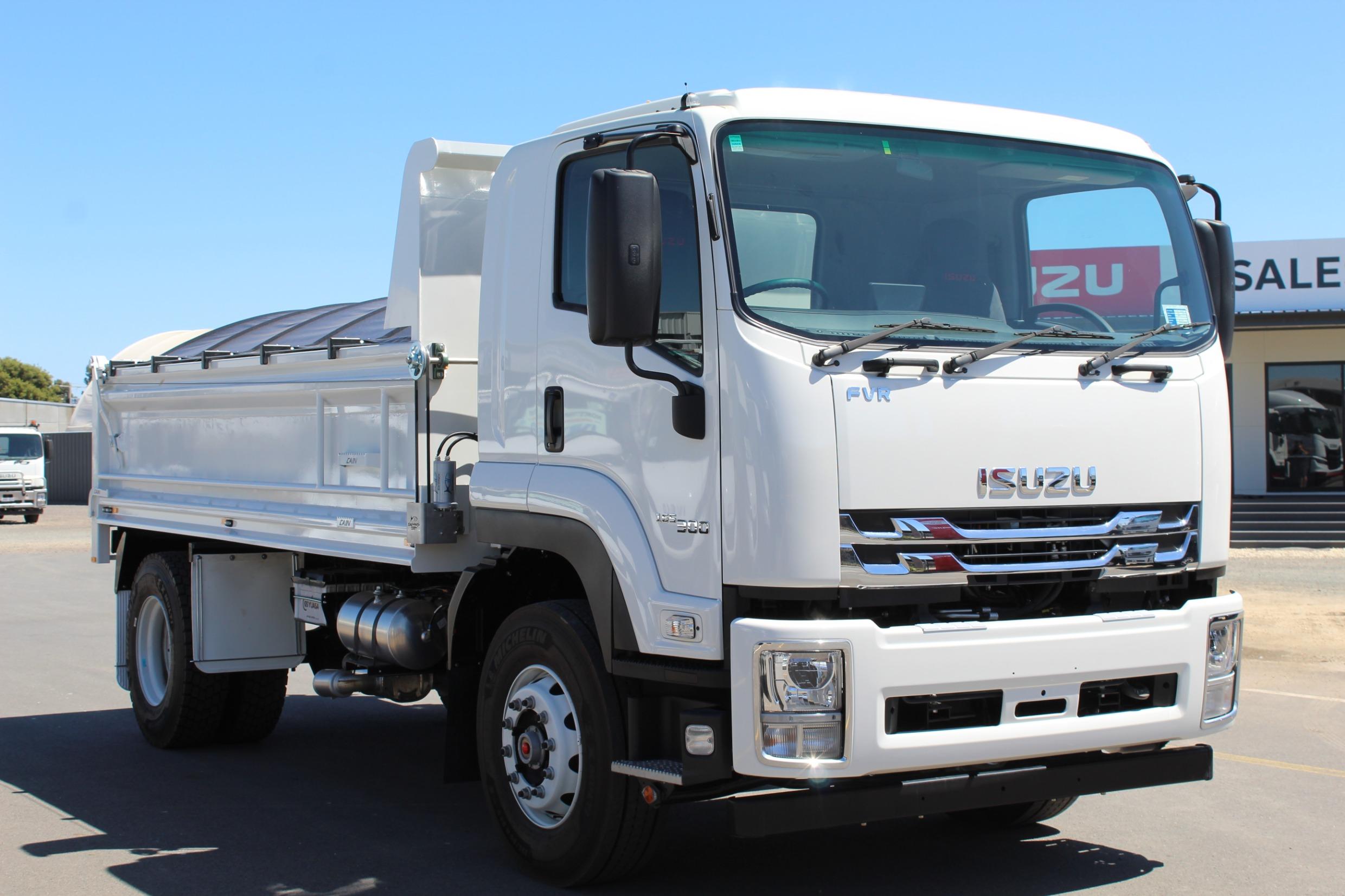 ISUZU TRUCK TIPPER