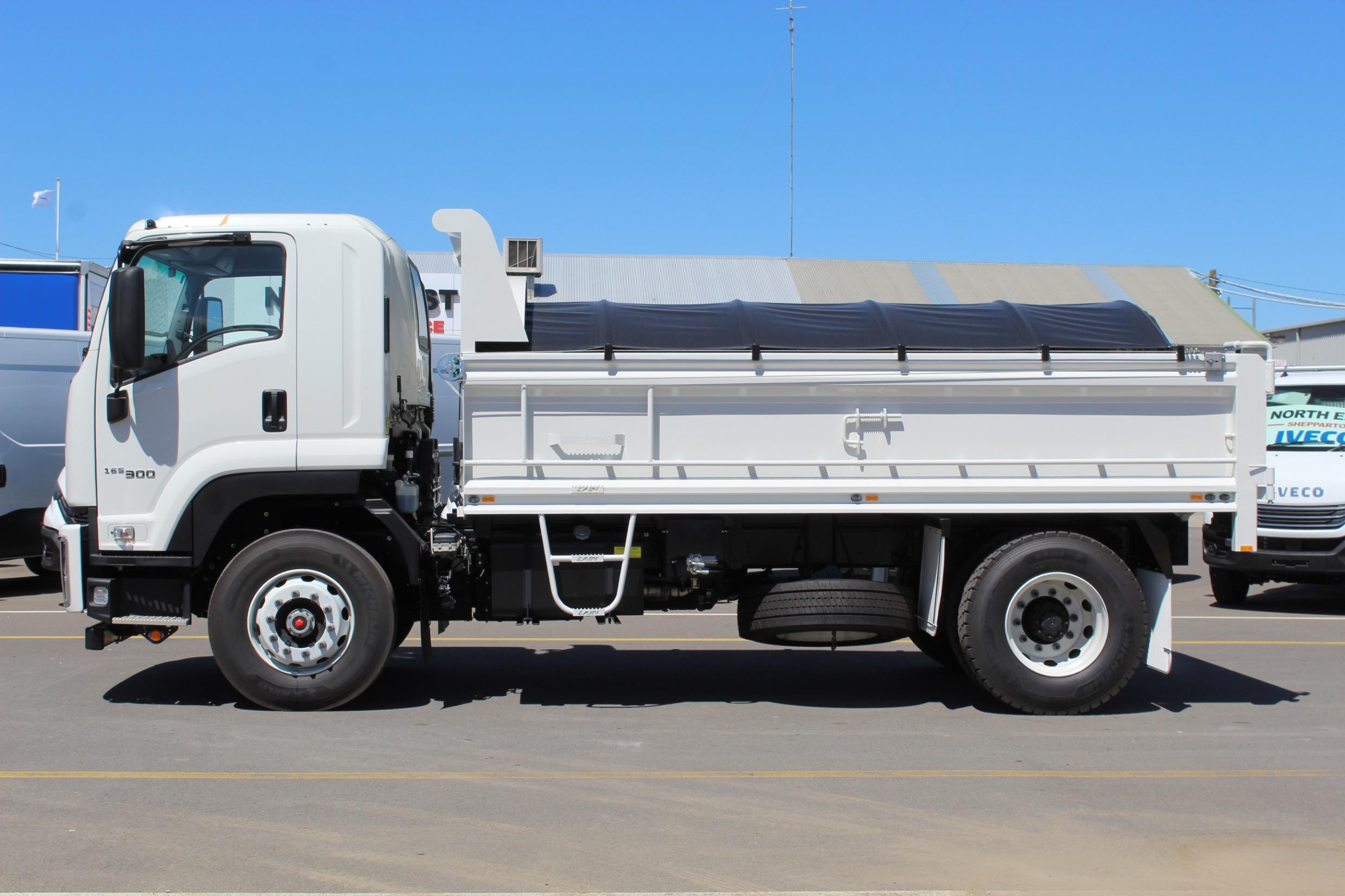 ISUZU TRUCK TIPPER