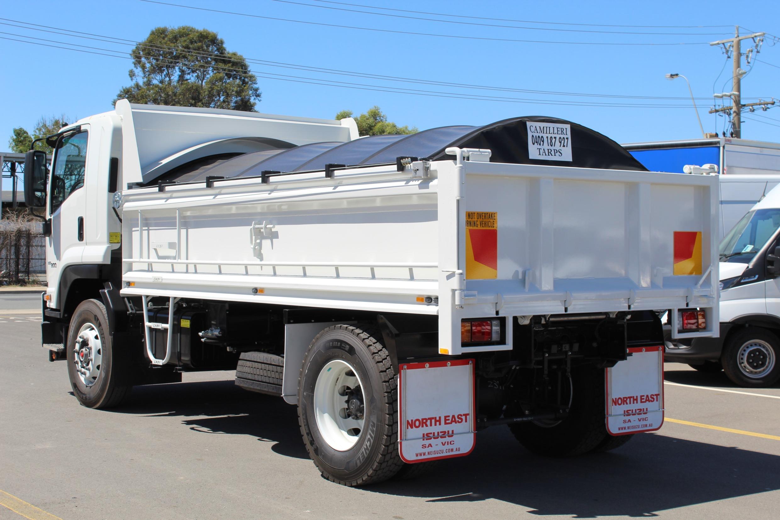 ISUZU TRUCK TIPPER