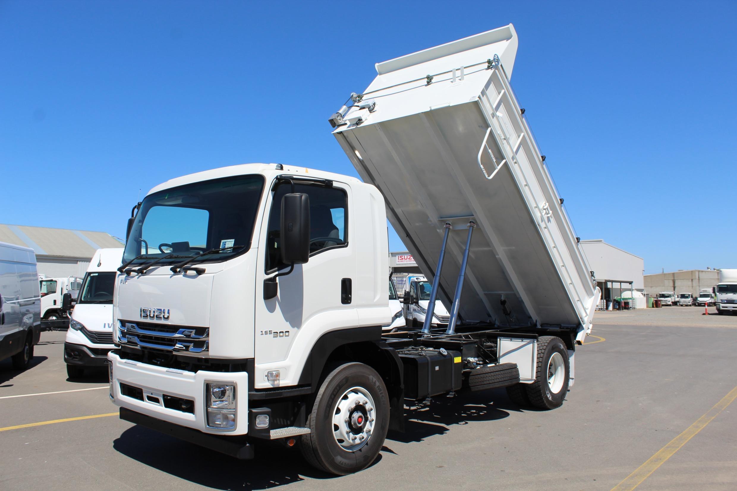 ISUZU TRUCK TIPPER