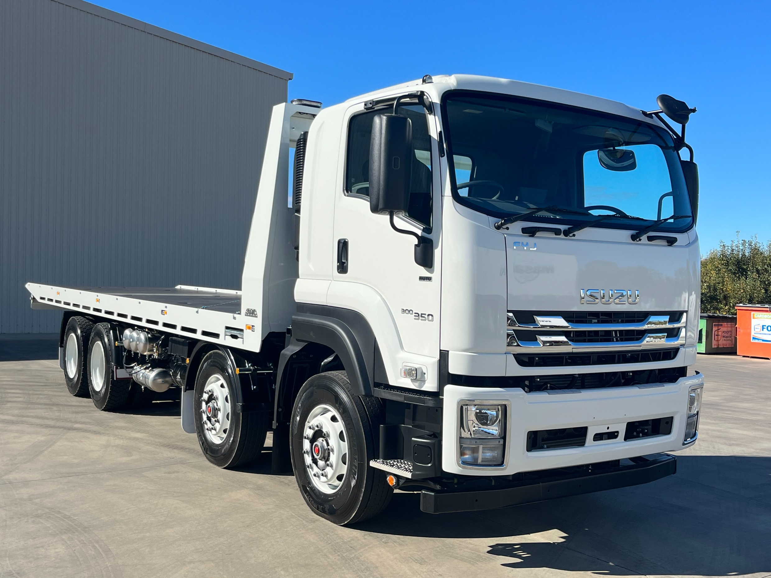 2025 ISUZU FYJ 300-350 LWB AUTOMATIC TILT TRAY