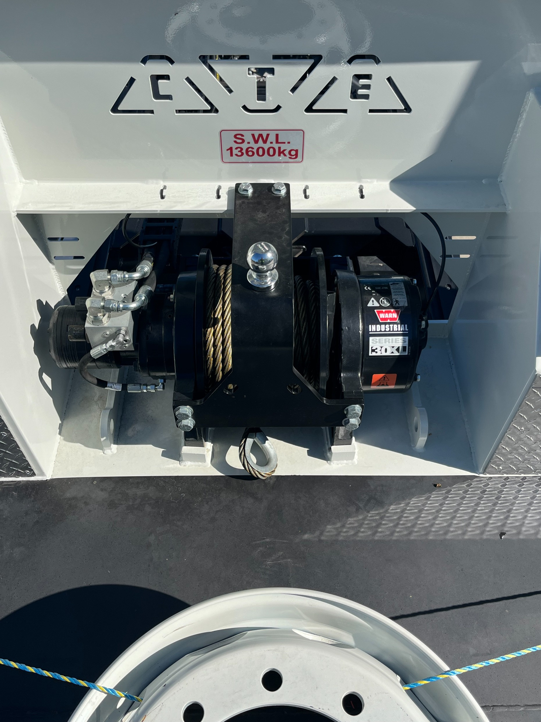 2025 ISUZU FYJ 300-350 LWB AUTOMATIC TILT TRAY