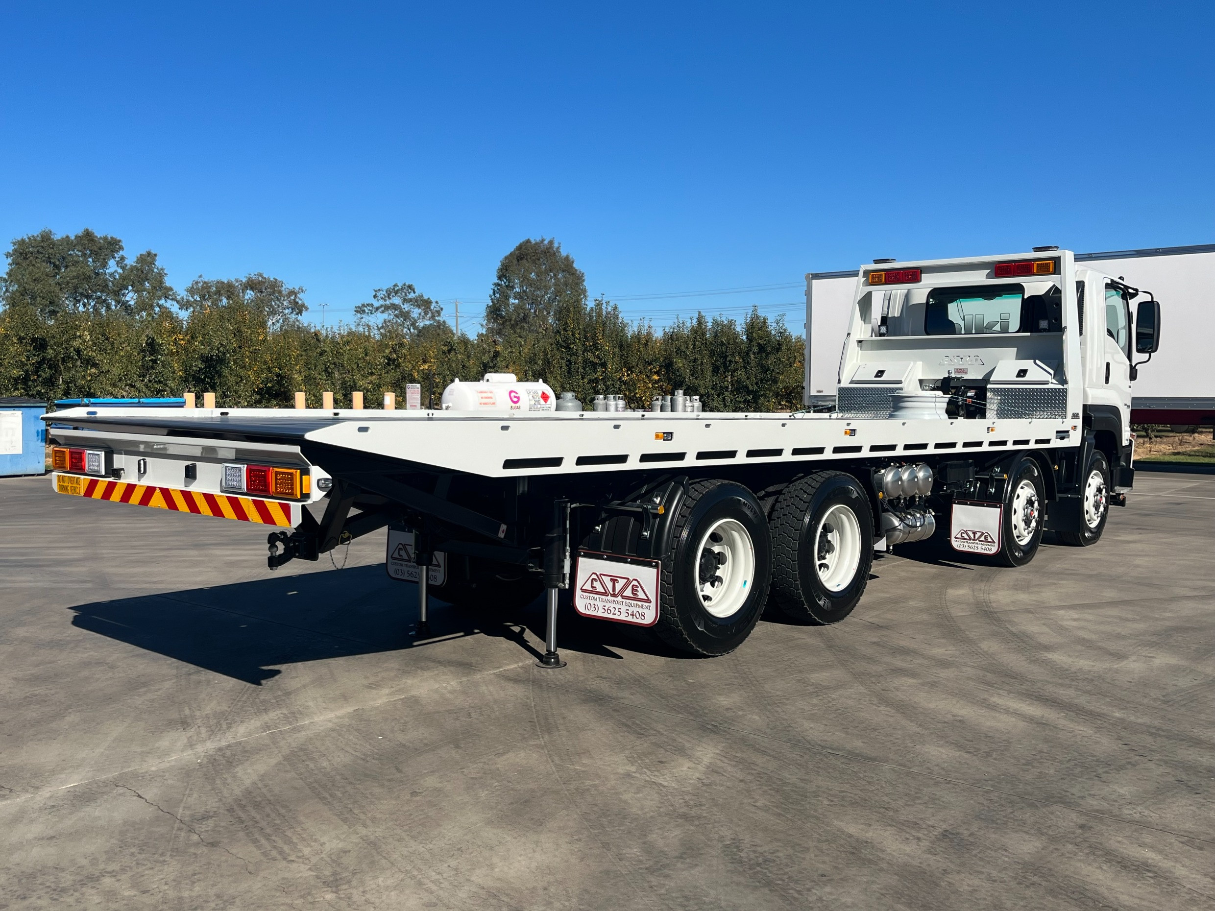 2025 ISUZU FYJ 300-350 LWB AUTOMATIC TILT TRAY
