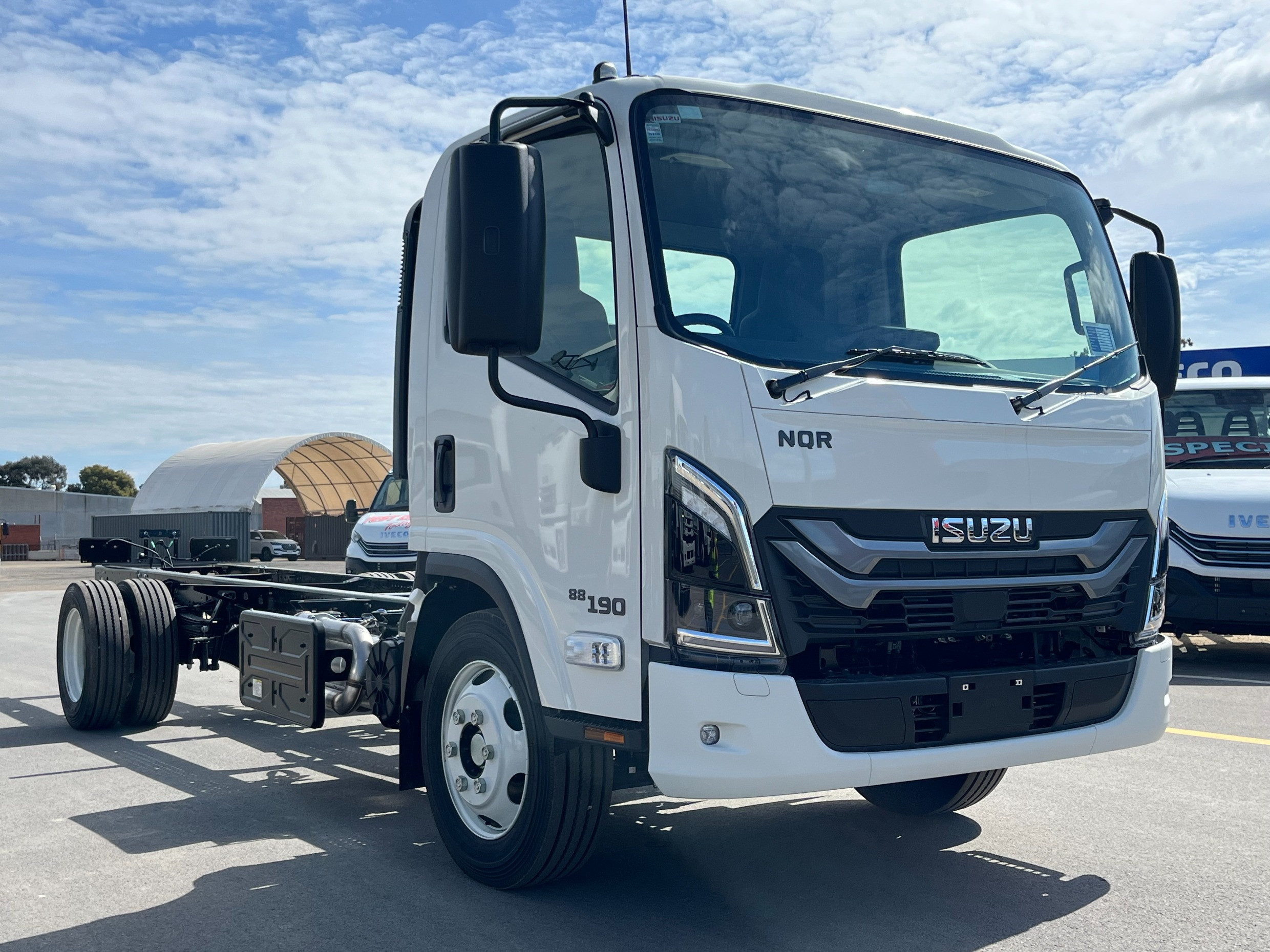 2025 ISUZU NQR 88-190 AM D45 6 SP AUTOMATED MANUAL C/CHAS