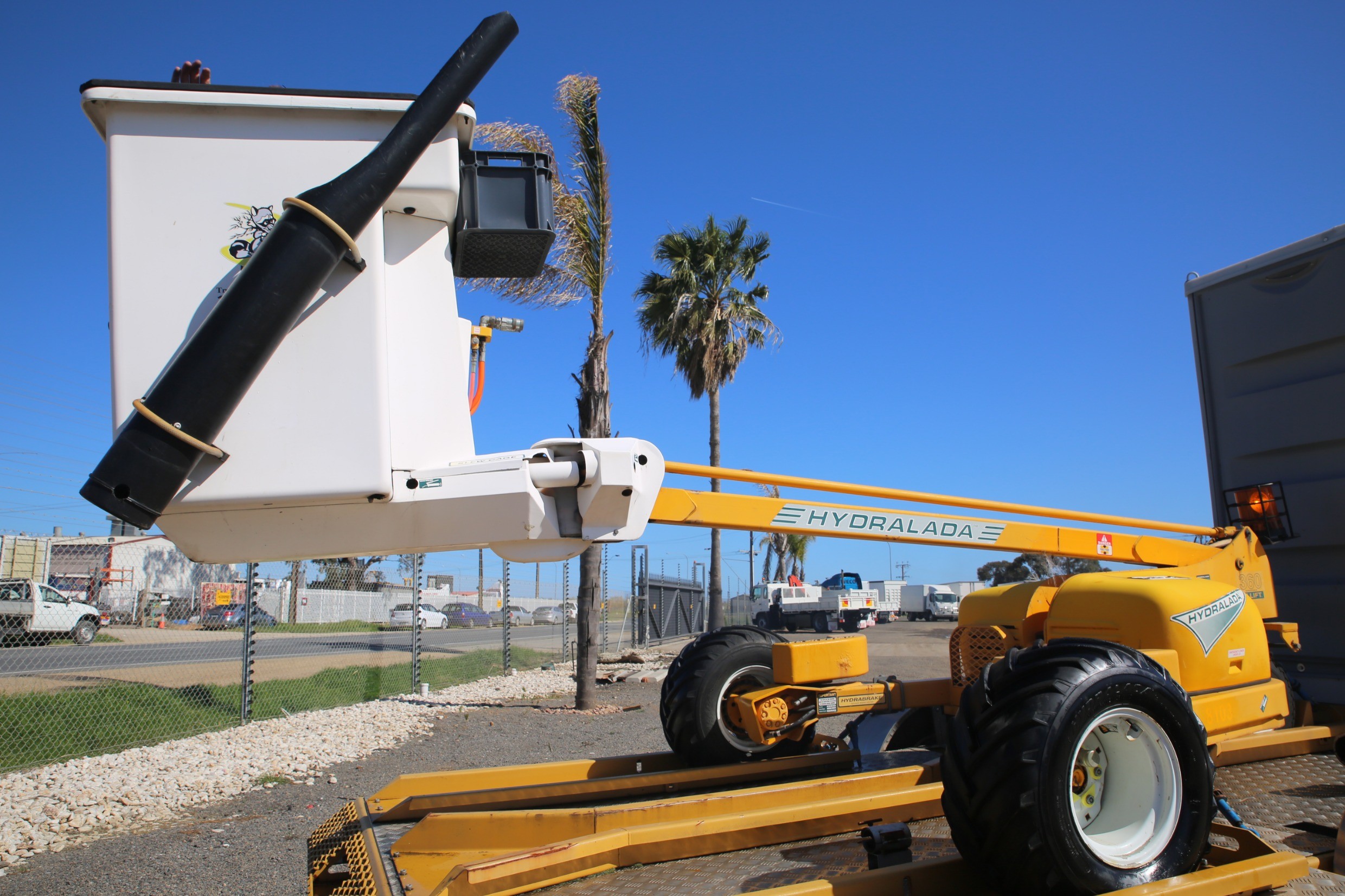 2010 HYDRALADA HI LIFT 360 EX-COUNCIL ACCESS &AMP; HEIGHT SAFETY BOOM LIFT