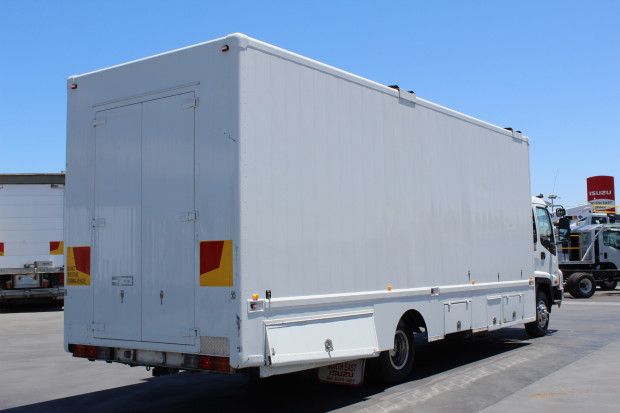 2006 ISUZU FRR525 MOBILE WORKSHOP / SHOWROOM MANUAL PANTECH