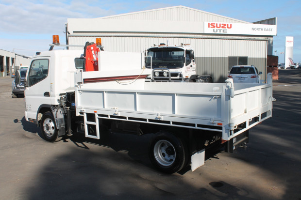2008 MITSUBISHI FUSO CANTER 700/800 DAY CAB TIPPER W/CRANE