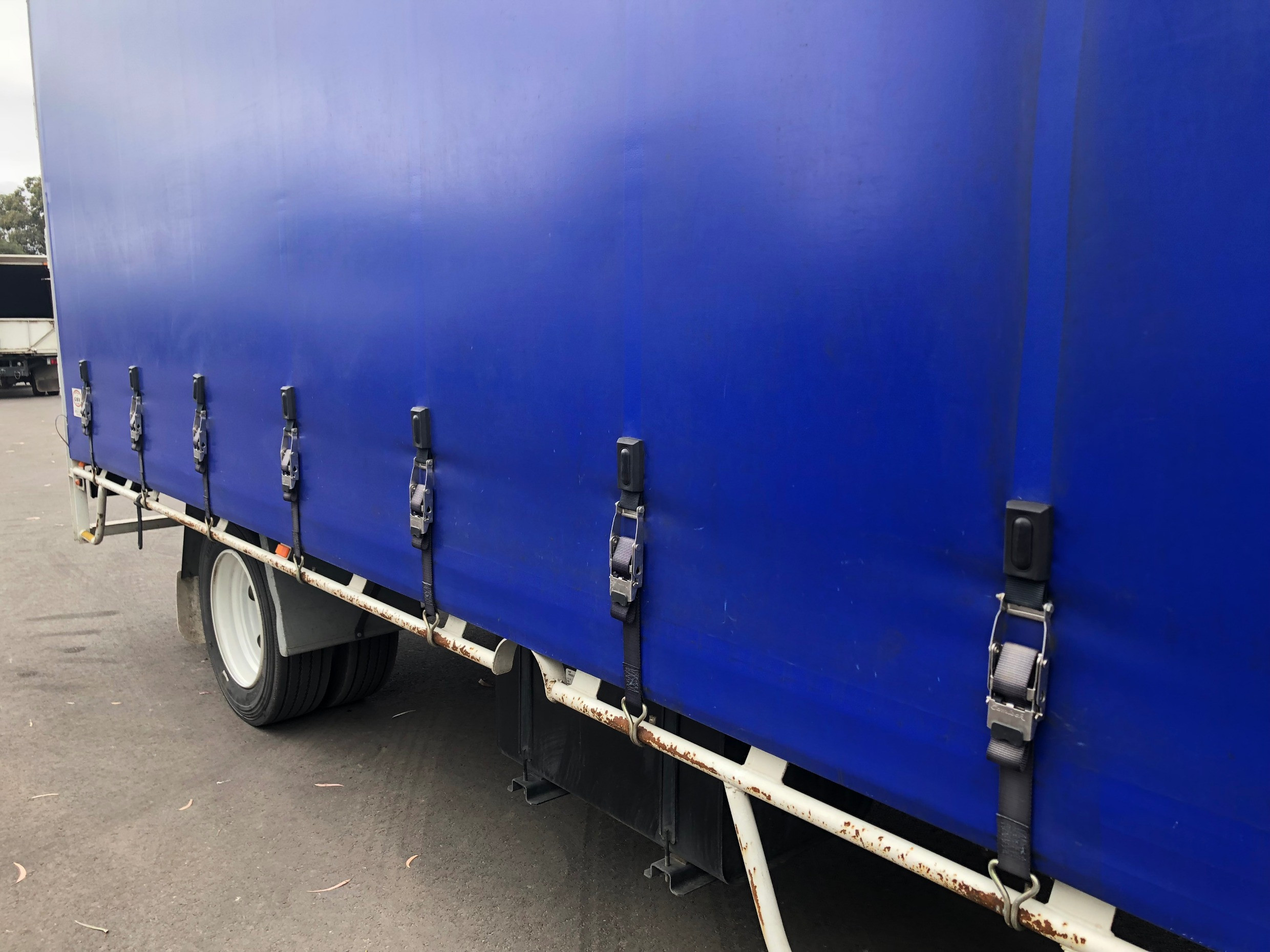 2008 ISUZU NQR450 ** VERY LOW KM'S ** 8 PALLET TRUCK MANUAL CURTAINSIDER