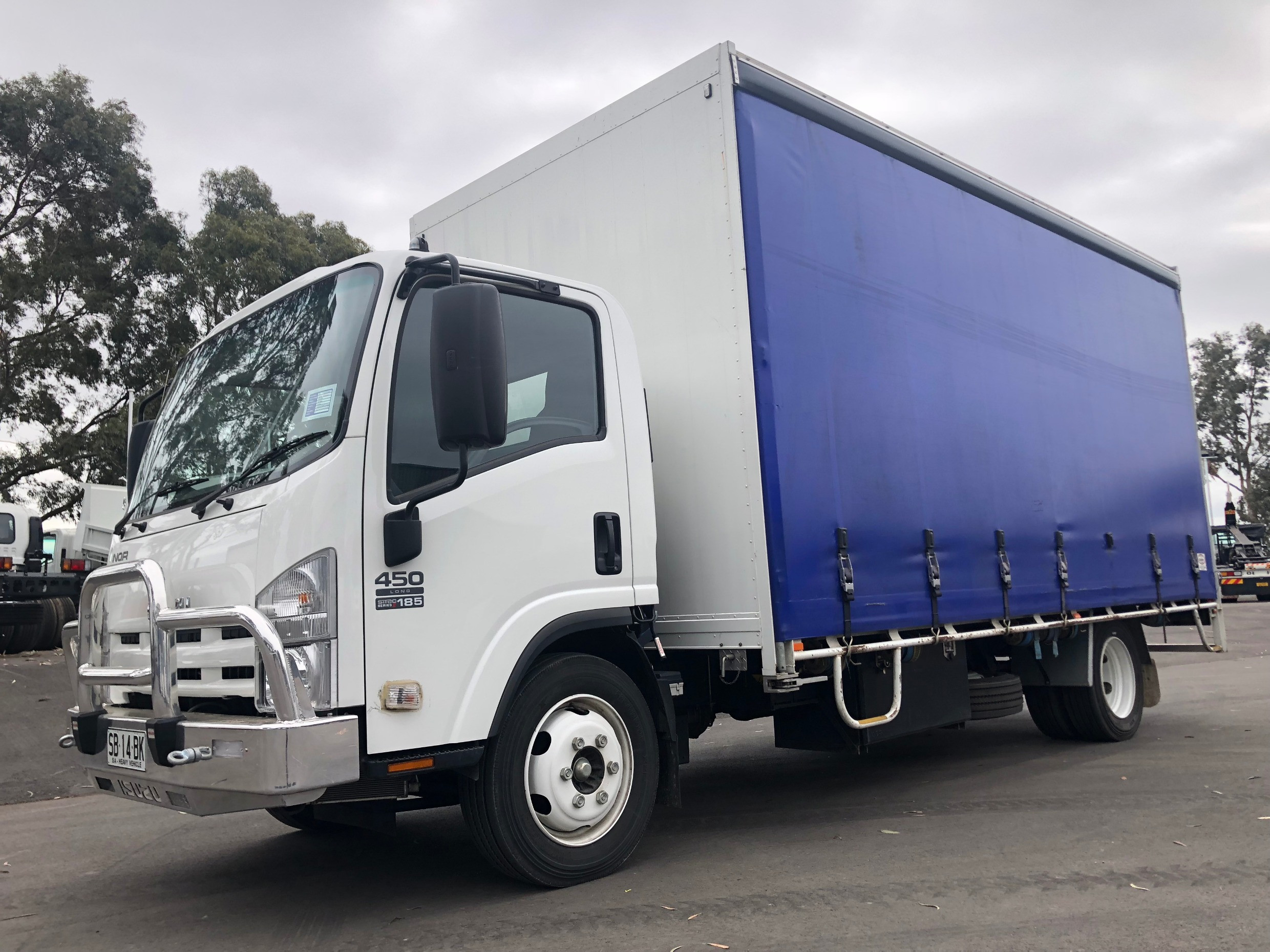 2008 ISUZU NQR450 ** VERY LOW KM'S ** 8 PALLET TRUCK MANUAL CURTAINSIDER