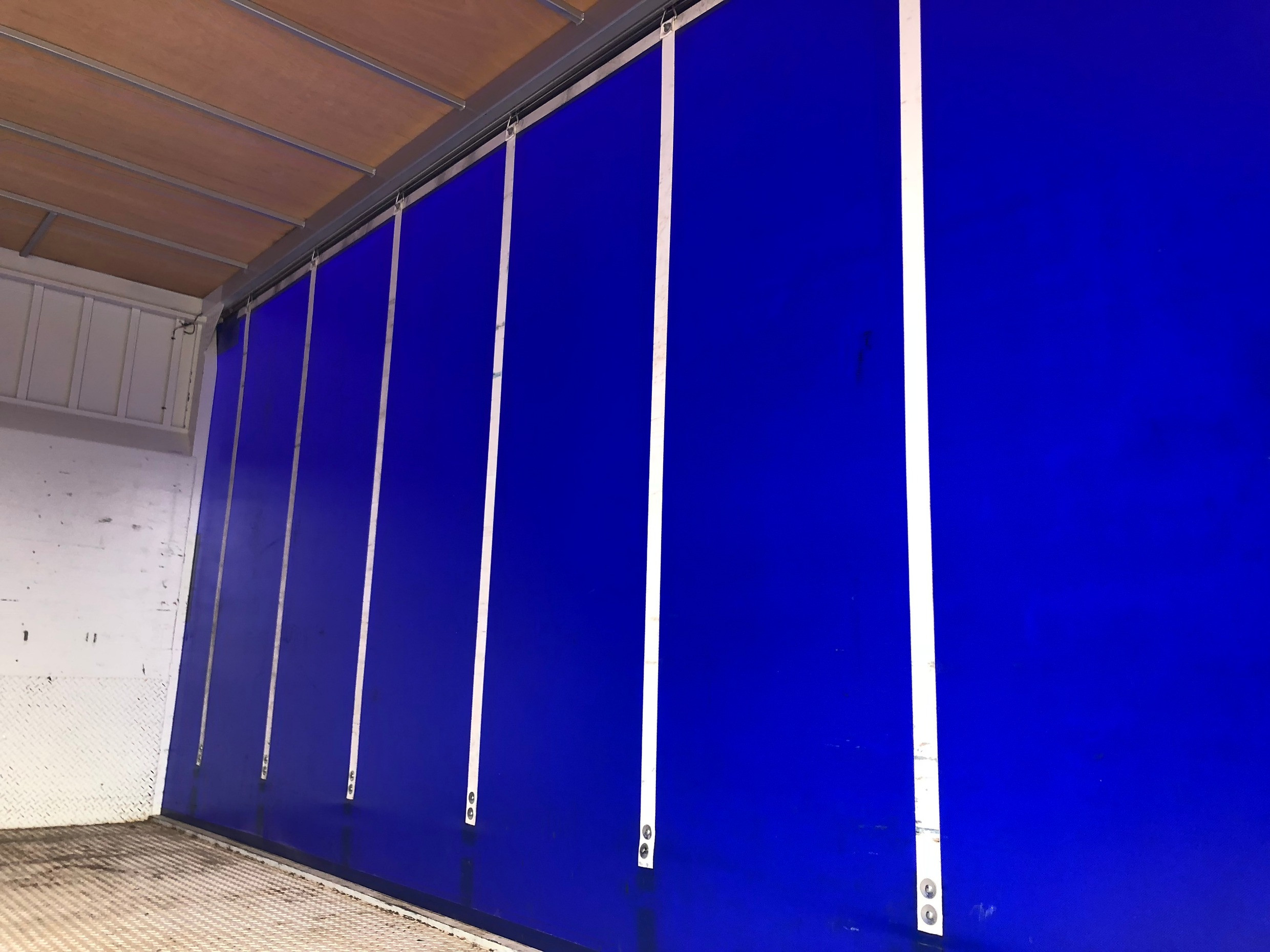 2008 ISUZU NQR450 ** VERY LOW KM'S ** 8 PALLET TRUCK MANUAL CURTAINSIDER
