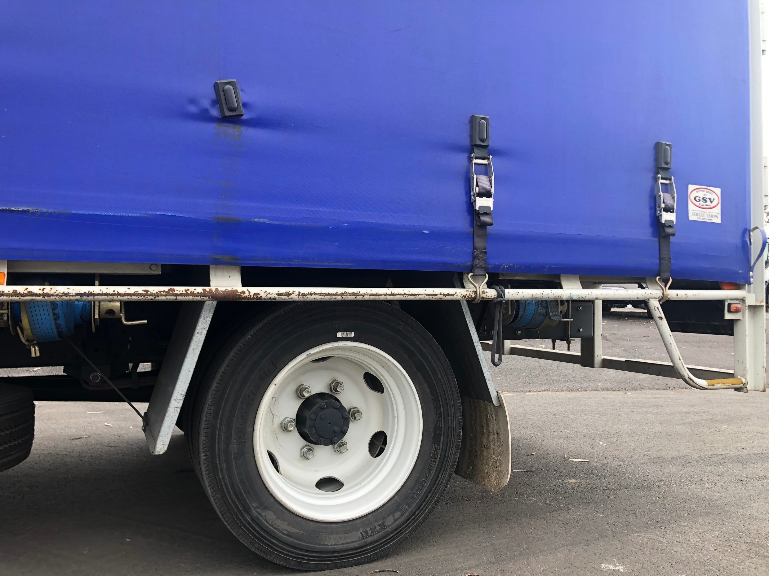 2008 ISUZU NQR450 ** VERY LOW KM'S ** 8 PALLET TRUCK MANUAL CURTAINSIDER