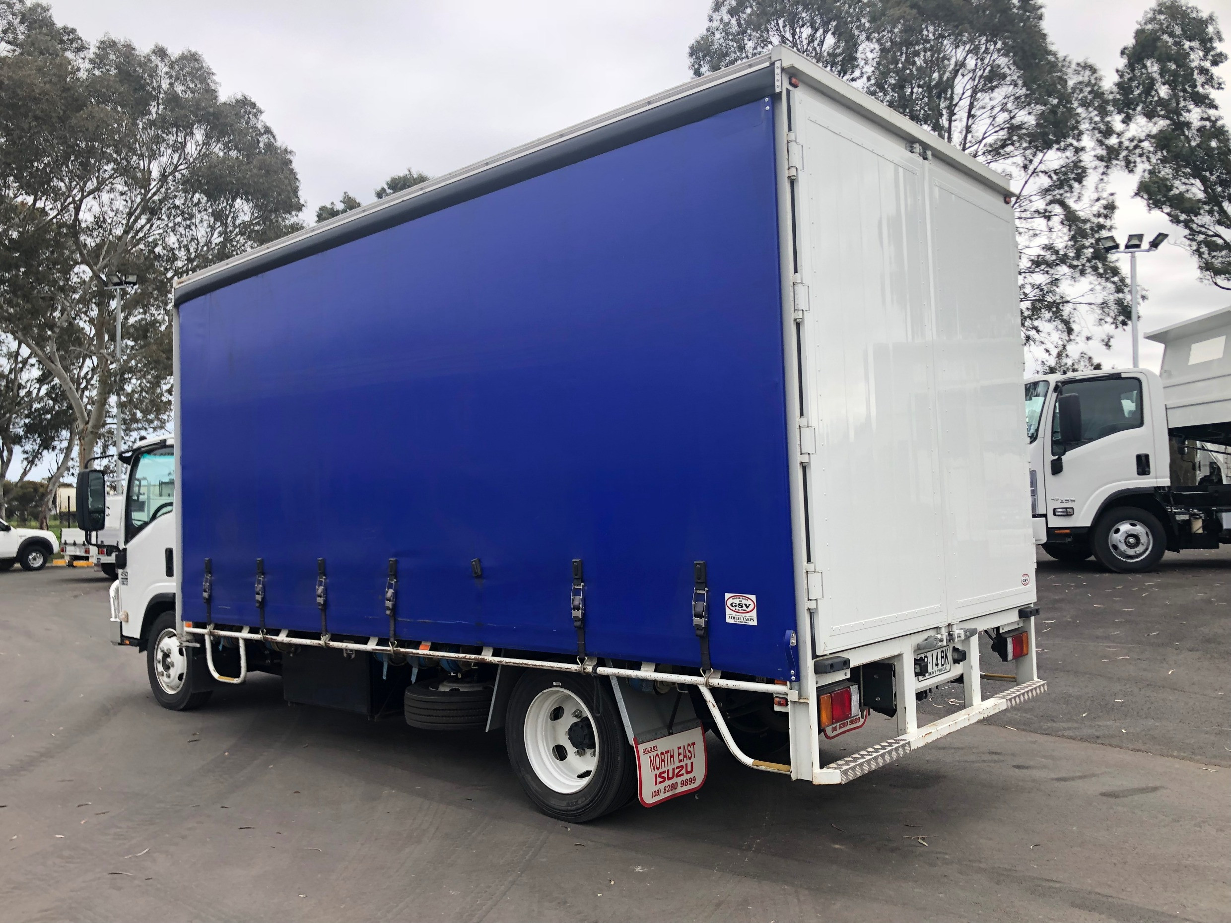 2008 ISUZU NQR450 ** VERY LOW KM'S ** 8 PALLET TRUCK MANUAL CURTAINSIDER