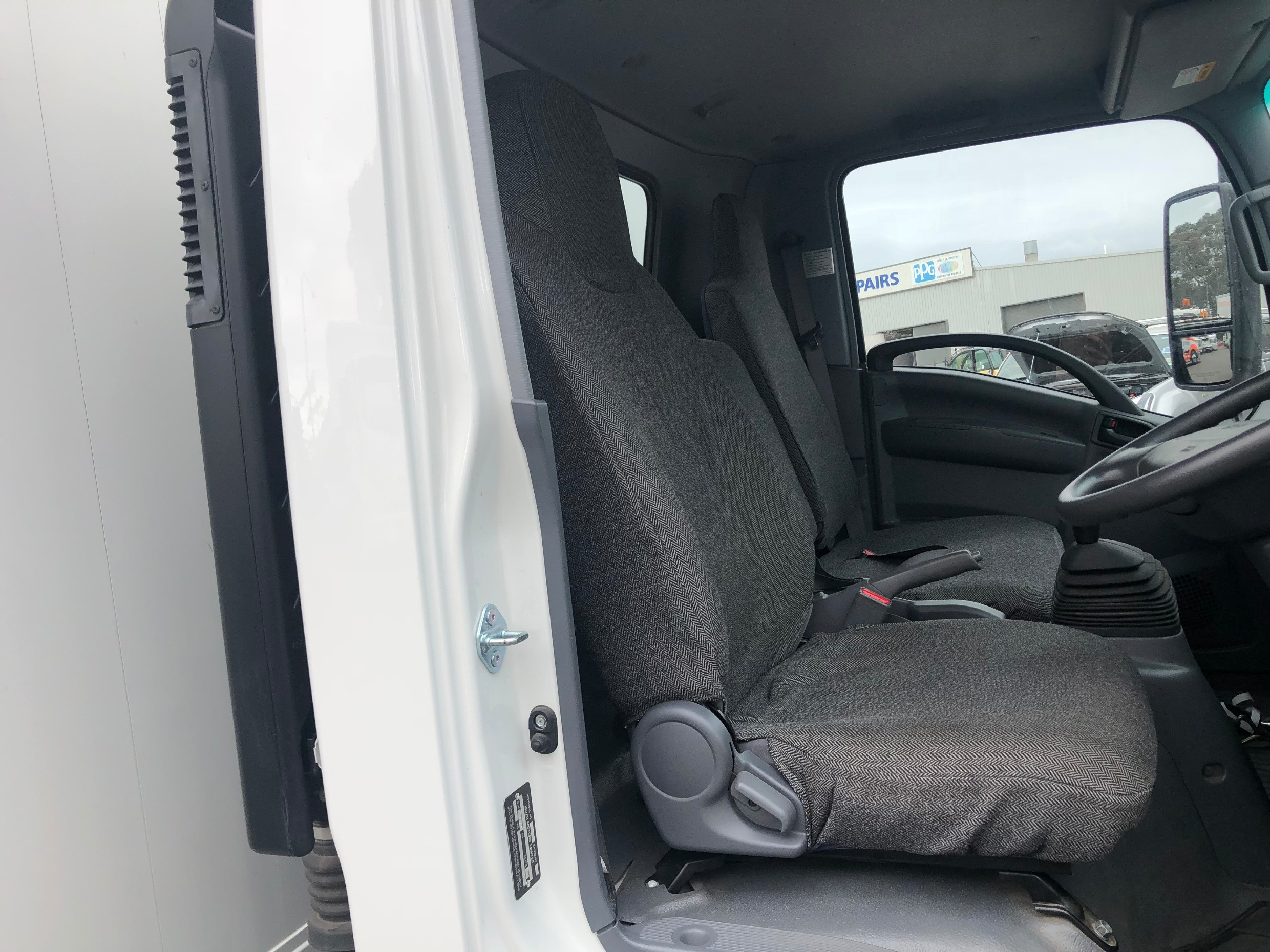 2008 ISUZU NQR450 ** VERY LOW KM'S ** 8 PALLET TRUCK MANUAL CURTAINSIDER