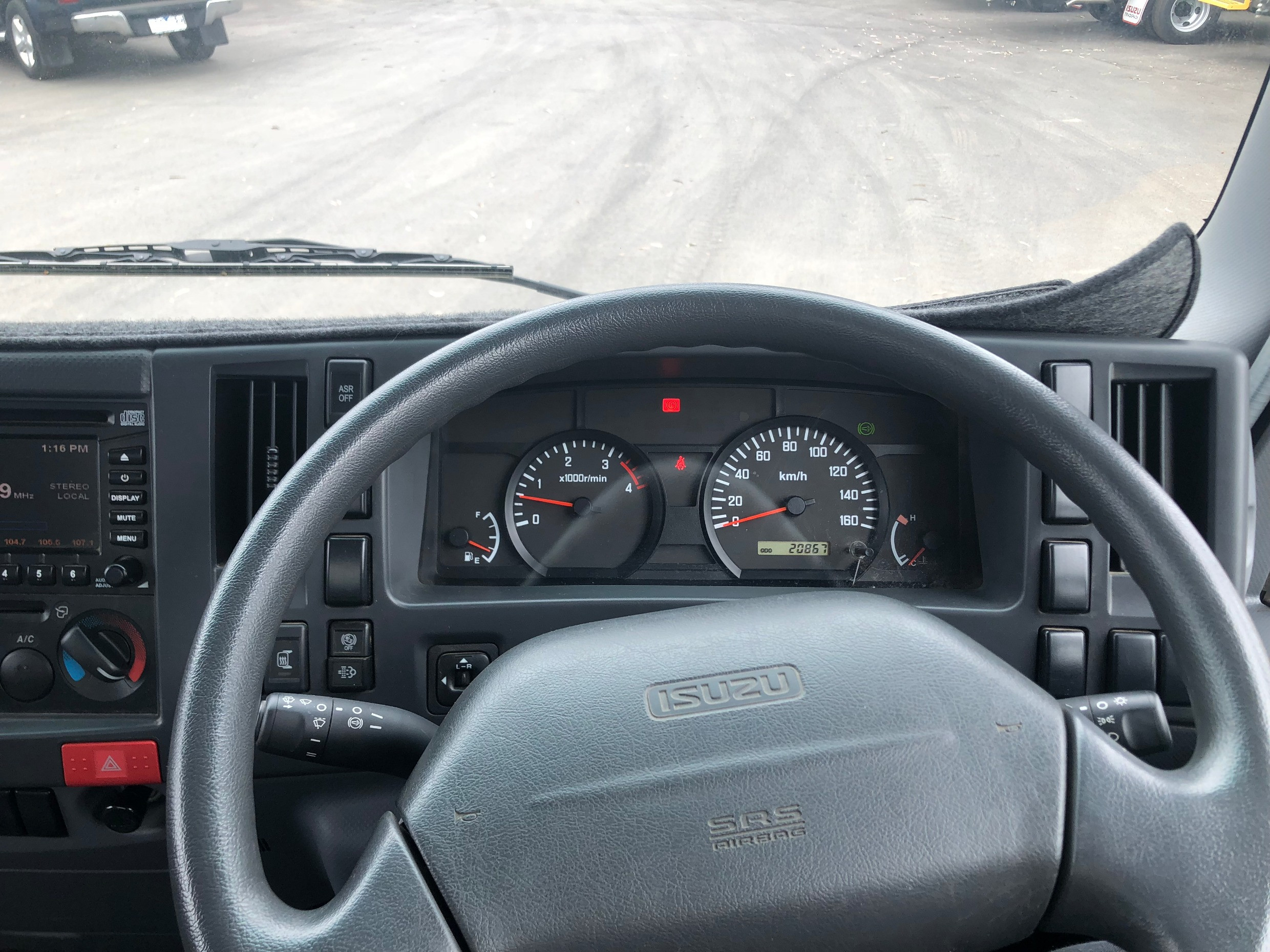 2008 ISUZU NQR450 ** VERY LOW KM'S ** 8 PALLET TRUCK MANUAL CURTAINSIDER