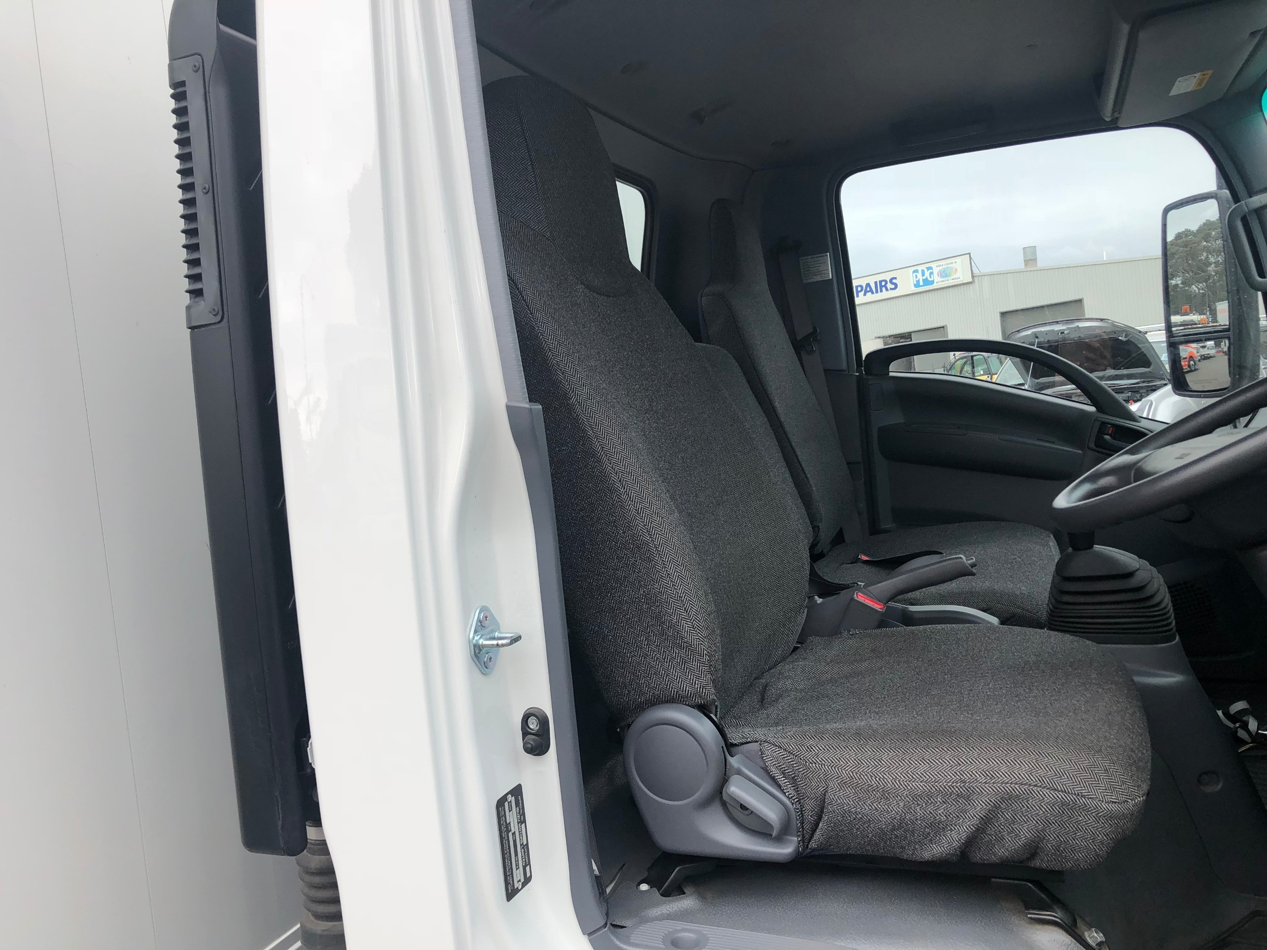 2008 ISUZU NQR450 ** VERY LOW KM'S ** 8 PALLET TRUCK MANUAL CURTAINSIDER